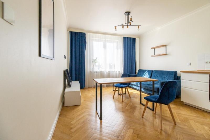 Butas Cozy Renovated In Bielany Next To Subway