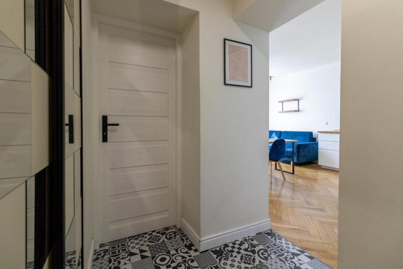 Cozy Renovated In Bielany Next To Subway * Warszawa