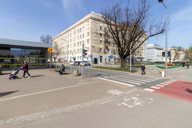Cozy Renovated In Bielany Next To Subway Warszawa